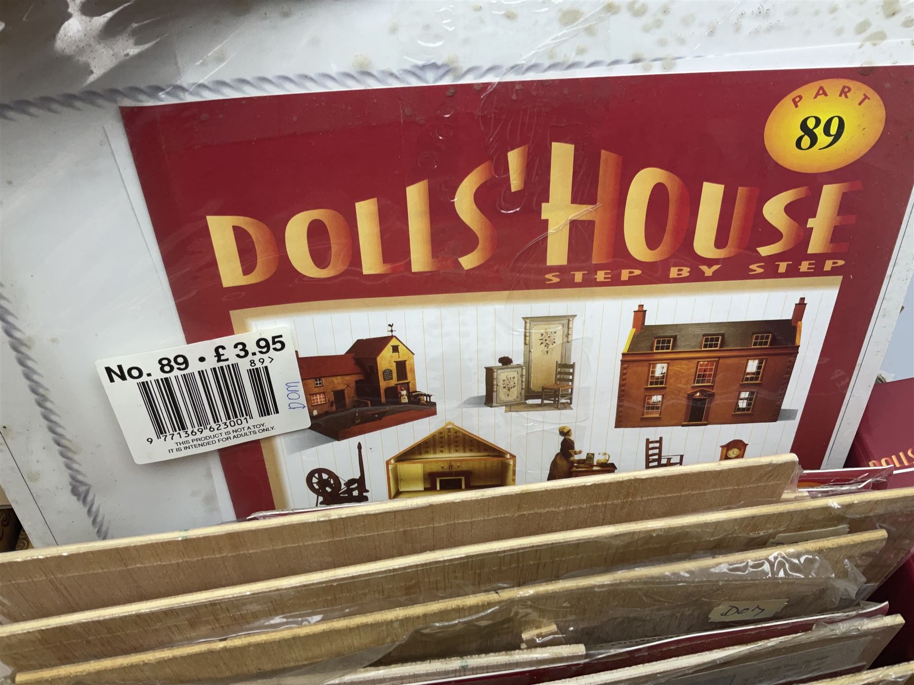 Del Prado Dolls House Step-by-Step Guide: Issues 1-110 (lacking 54,63,76,77 & 105); quantity of dolls house catalogues and booklets; and quantity of dolls house furniture and accessories