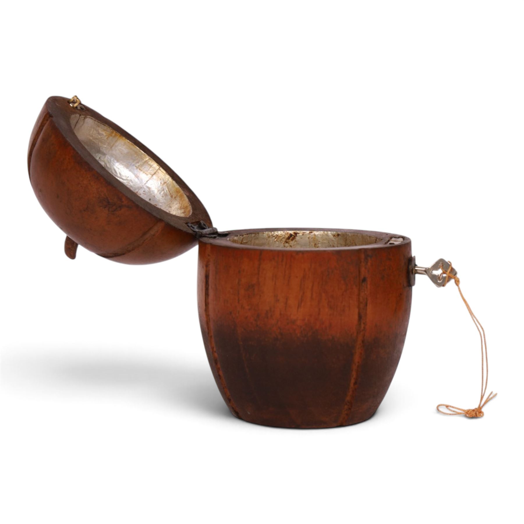 Wooden tea caddy in the form of a melon, in the Georgian style, with key, H15cm