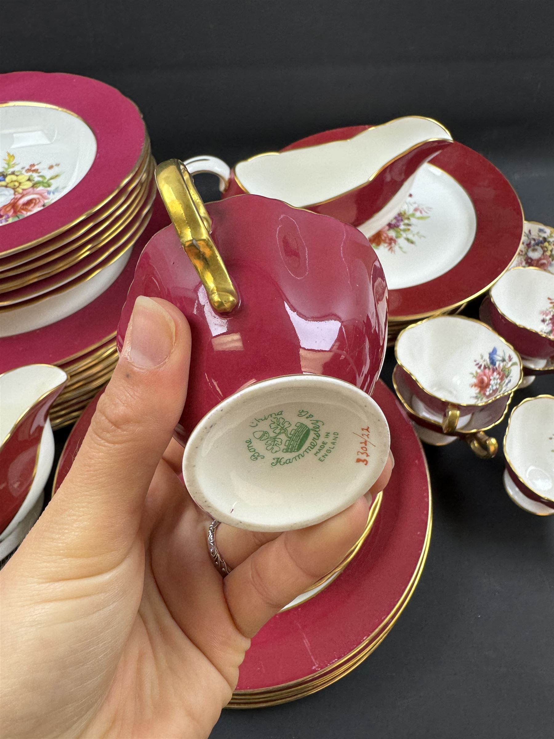 Hammersley tea and dinner service, including twelve dinner plates, twelve teacups, two sauce boats, two covered dishes etc  