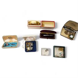 9ct gold cabochon sapphire heart pendant, silver jewellery including stone five stone set rings, silver and enamel fob, locket etc, 9ct gold and silver stone set ring, collection of wristwatches and costume jewellery 