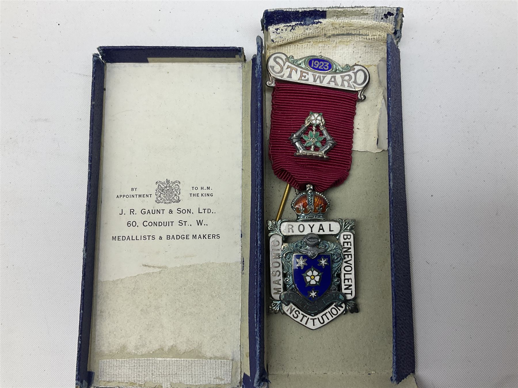 Collection of Masonic items, to include silver WWI 1914-1918 commemorative medallion named 'Bro J. Thompson No. 3458, hallmarked Birmingham 1923, silver and enamelled Masonic Steward medallion hallmarked Birmingham Spencer & Co, 1922, Masonic apron etc