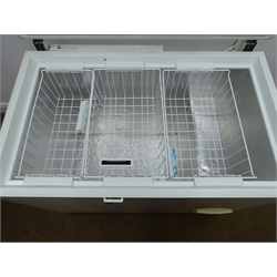  Electrolux EC 3206N chest freezer, W106cm, H86cm, D68cm (This item is PAT tested - 5 day warranty from date of sale)  