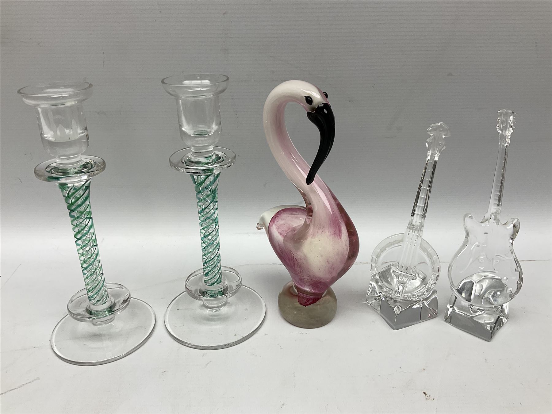 Quantity of glassware to include Mats Jonasson colour wolf paperweight, Murano dolphin and flamingo figures, Caithness Dignity and Tango paperweights, set of six Edinburgh Crystal glass tumblers, art glass dish etc
