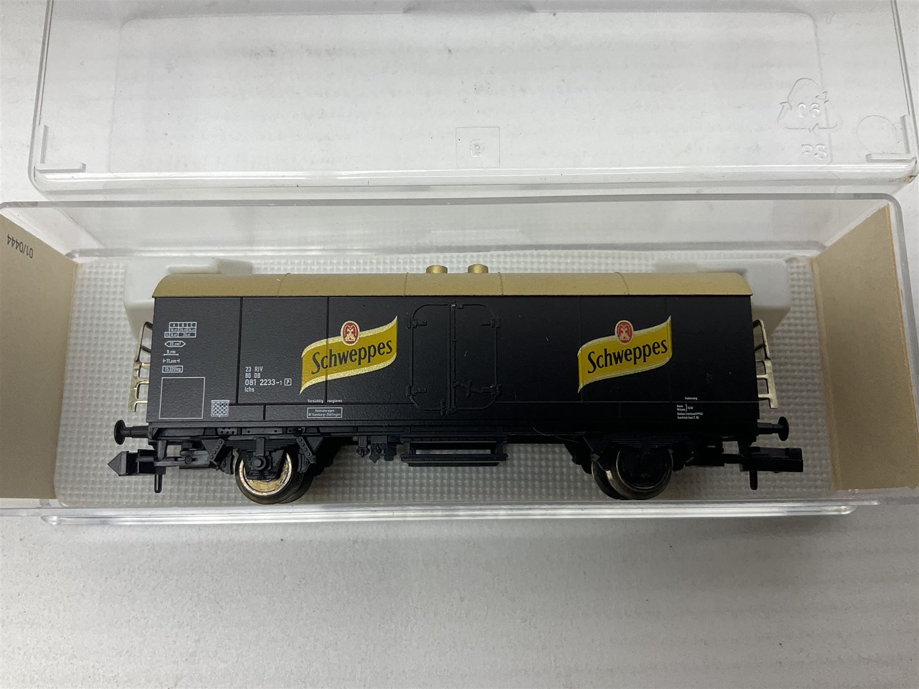 Fleischmann 'N' gauge - thirteen goods wagons Nos.8202K, 8207, 8230, 8234, 8282, 8320, 8327K, 8330, 8343K, 8517K, 868523K, 852402K & 852403K; all boxed (13)