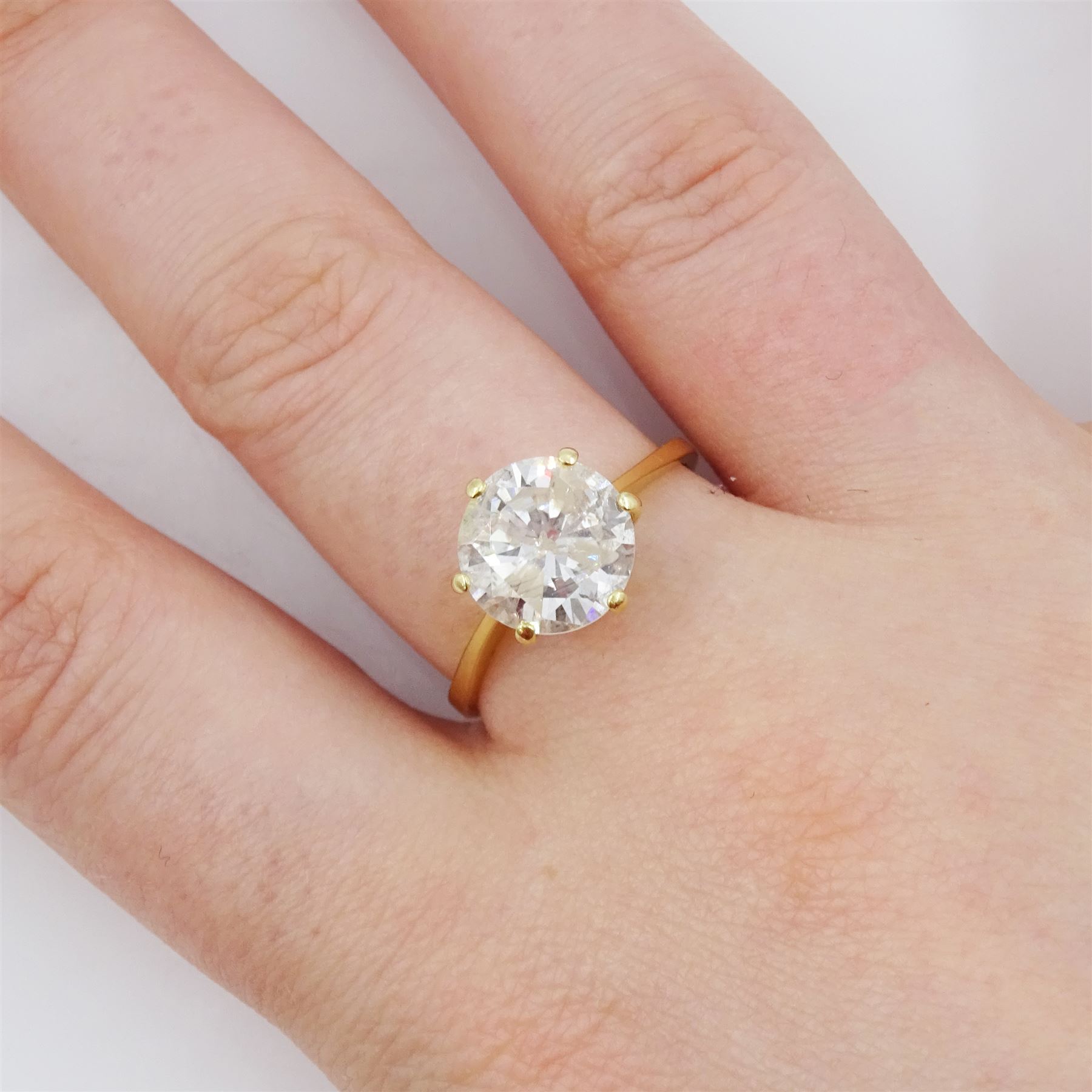 18ct gold single stone round brilliant cut diamond ring, stamped 750, diamond approx 3.00 carat