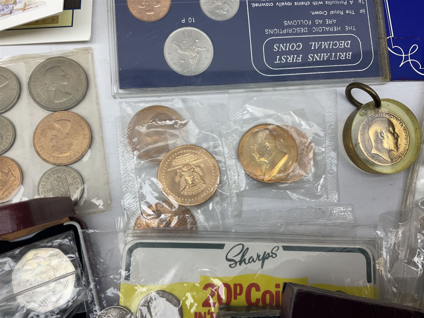 Coins including United Kingdom 1995 two pound coin on card, King George VI 1951 Festival of Britain crown, pre-decimal coinage etc, in one box