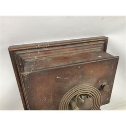 Railway  repeater signal box, with signals for train on line and arrival, H97cm