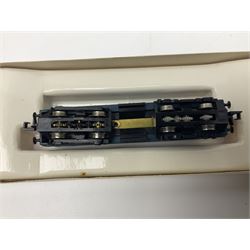 Graham Farish 'N' gauge -No.8125 HST Inter-City 125 set BR Blue Livery; No.8205 Inter-City Class 20 Diesel locomotive No.20142; both boxed; 0-6-0 Diesel Shunter No.D4019; and Bachmann open goods wagon; both unboxed (4)