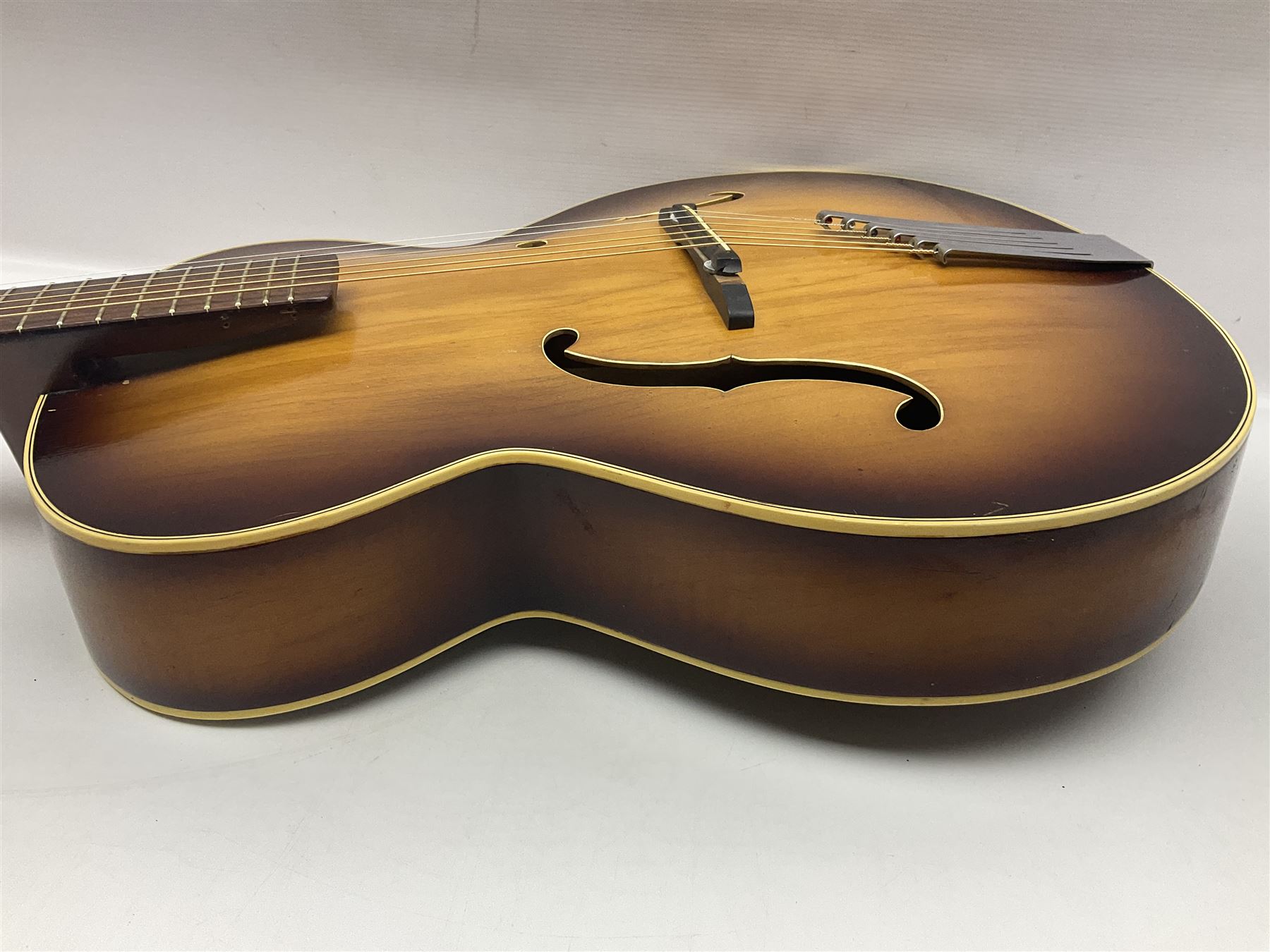 1958 Hofner Senator acoustic guitar with two tone finish and Hofner label bearing serial no.5315 Musical Instruments