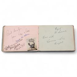 1930s autograph book containing various signatures from theatre performers and musicians, including Douglas Wakefield, Dorothy Langley, Phyllis Robins, Billy Scott-Coombes, Alfredo, etc 