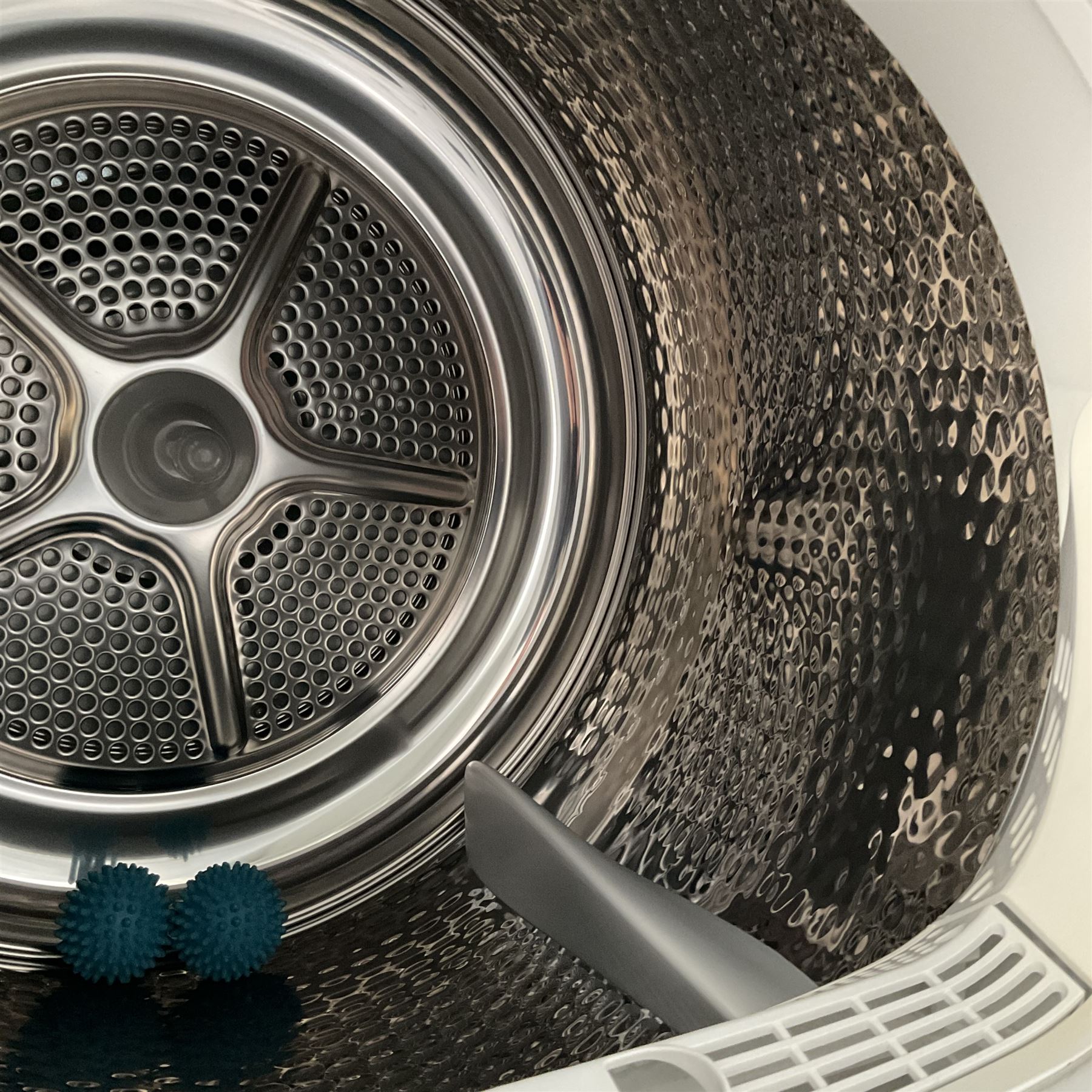 Siemens IQ300 condenser tumble dryer  - THIS LOT IS TO BE COLLECTED BY APPOINTMENT FROM DUGGLEBY STORAGE, GREAT HILL, EASTFIELD, SCARBOROUGH, YO11 3TX