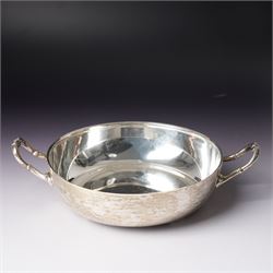 Late VictoriansSilver two handled circular bowl on compressed bun feet D16cm Sheffield 189...