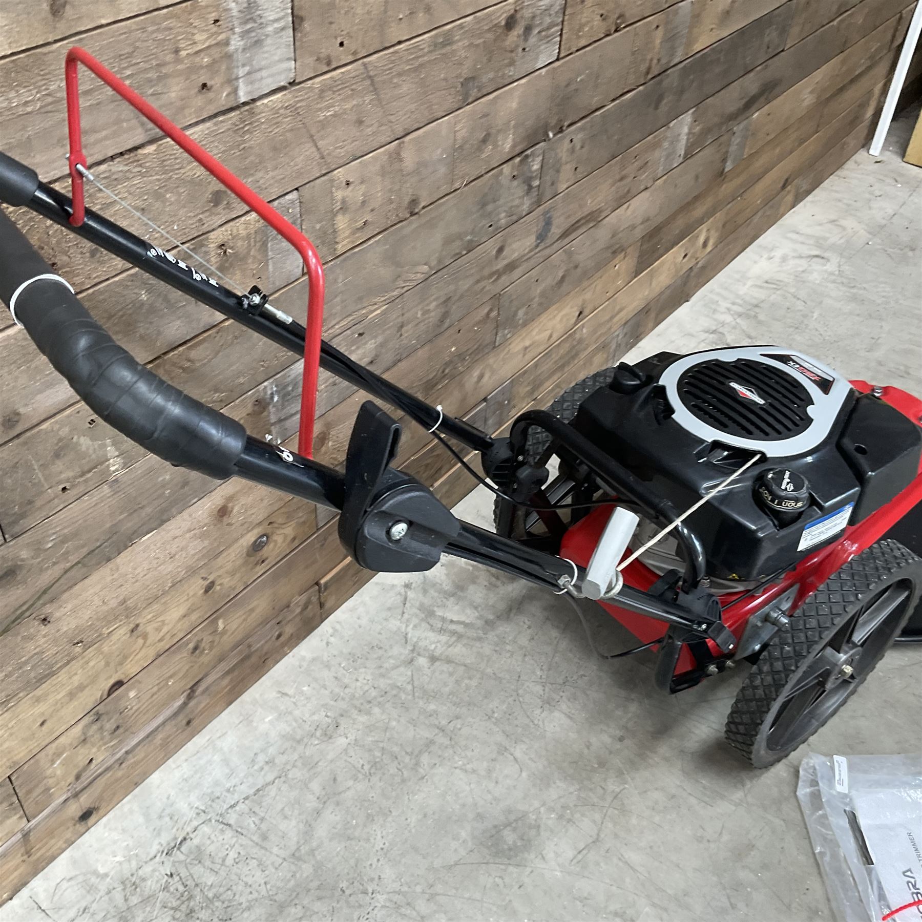 Cobra Briggs & Stratton WT56B wheeled trimmer
