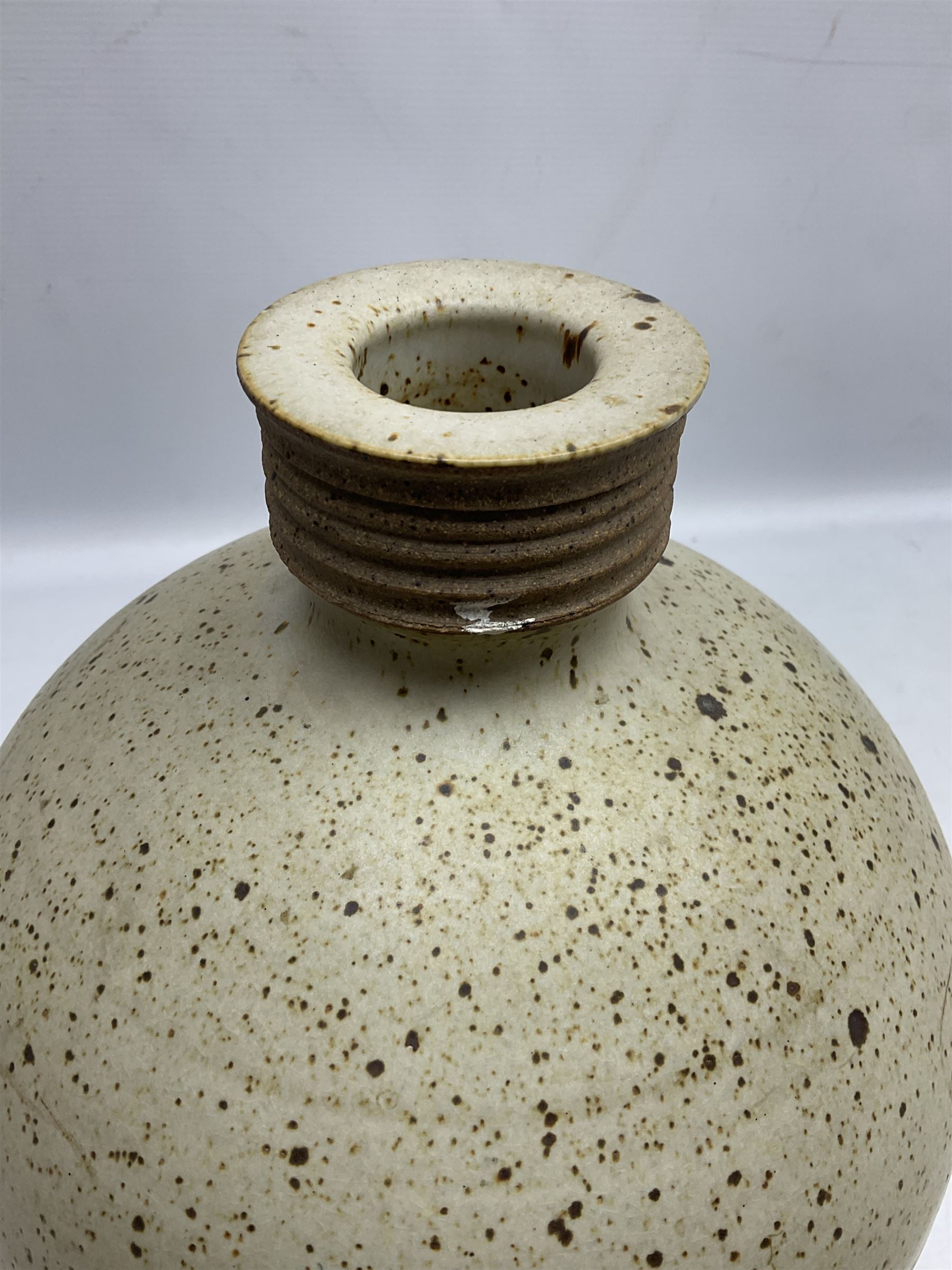 David Lloyd Jones (1928-1994): Stoneware vase of globular form with speckled glaze and impressed LJ seal mark, H29cm