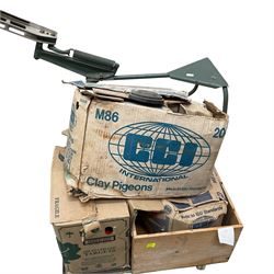 Bowman trap with quantity of clay pigeons  - THIS LOT IS TO BE COLLECTED BY APPOINTMENT FROM DUGGLEBY STORAGE, GREAT HILL, EASTFIELD, SCARBOROUGH, YO11 3TX