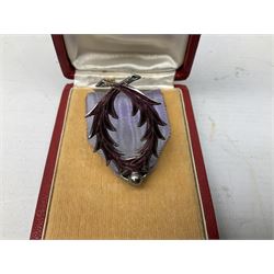 Five continental medals - WW1 Belgian Cross of Fire; WW1 French Croix De Guerre; French Croix De Combattant; French Republic Workers silver merit awarded to L. Mounet 1950; and boxed French Palmes Universitaires Officier d'Academie silver and enamel wreath (5)