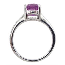 18ct white gold single stone round pink sapphire ring, hallmarked, sapphire approx 2.40 carat