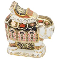Royal Crown Derby paperweight, Large Imari 1128 Elephant made for Harrods of London, with a gold stopper, limited edition 140/150 with certificate and original box, H21cm 