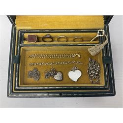 9ct gold Figaro link bracelet, two 9ct gold rings and a collection of silver jewellery including necklaces and ring, contained within a green leather jewellery box