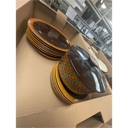 Collection of Hornsea pottery, to include green glazed bird ashtray designed by John Clappison, Bronte pattern part tea and dinner service, including butter dish, teapot, tureen, platter, dinner plates, side plates, oil and vinegar bottles, Heirloom pattern butter dish, etc