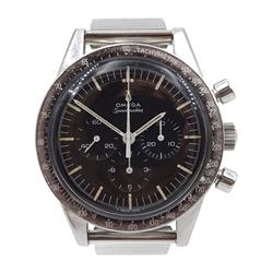 Omega Speedmaster pre-moon chronograph wristwatch, circa 1967, manual wind movement No. 24001391, cal. 321, on expanding bracelet, boxed