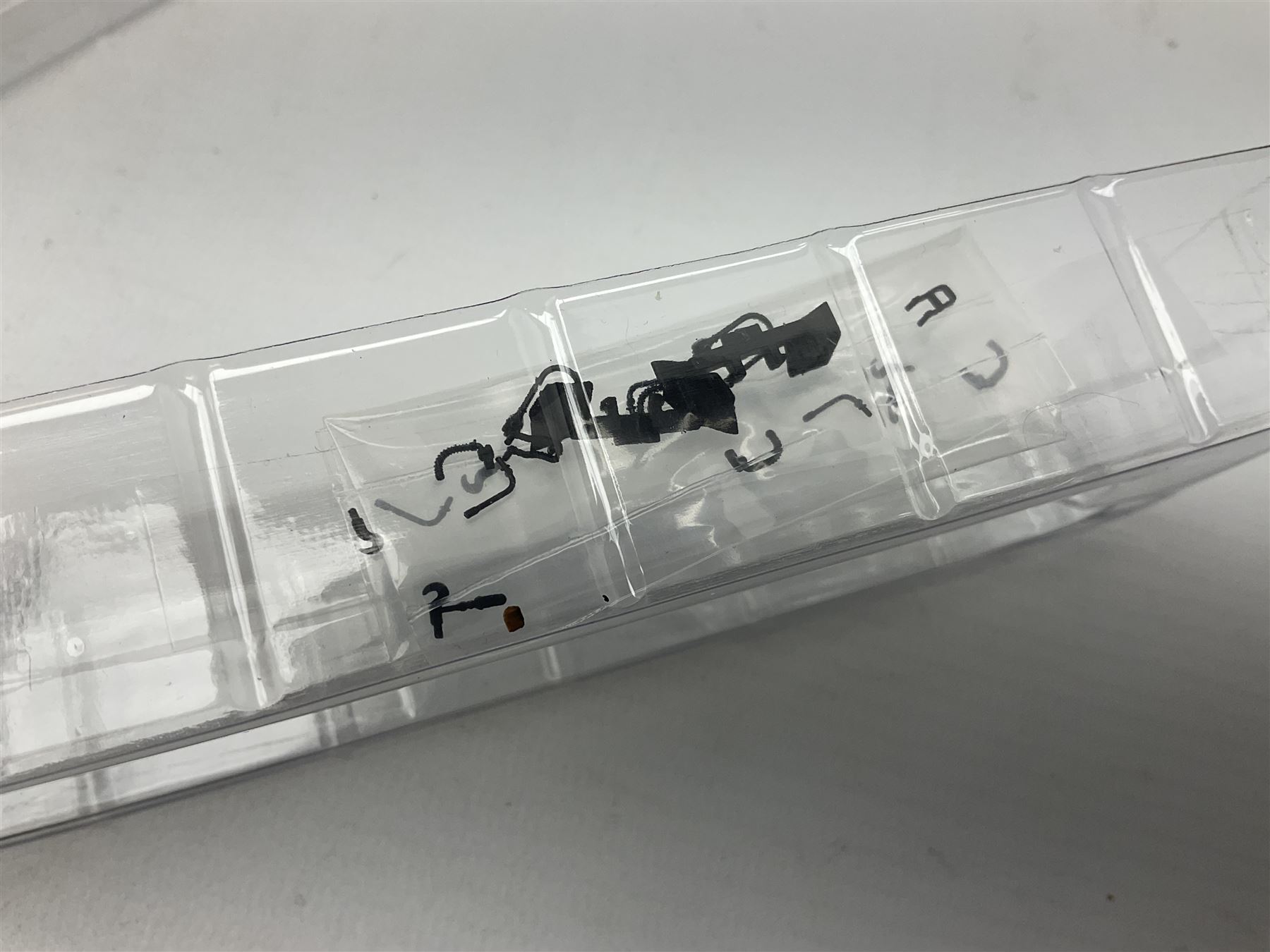 Graham Farish by Bachmann 'N' gauge - Class 31 diesel locomotive no.5826, Class 25/1 locomotive no.D5177 and Class 08 diesel shunter locomotive no.D3785 (3)