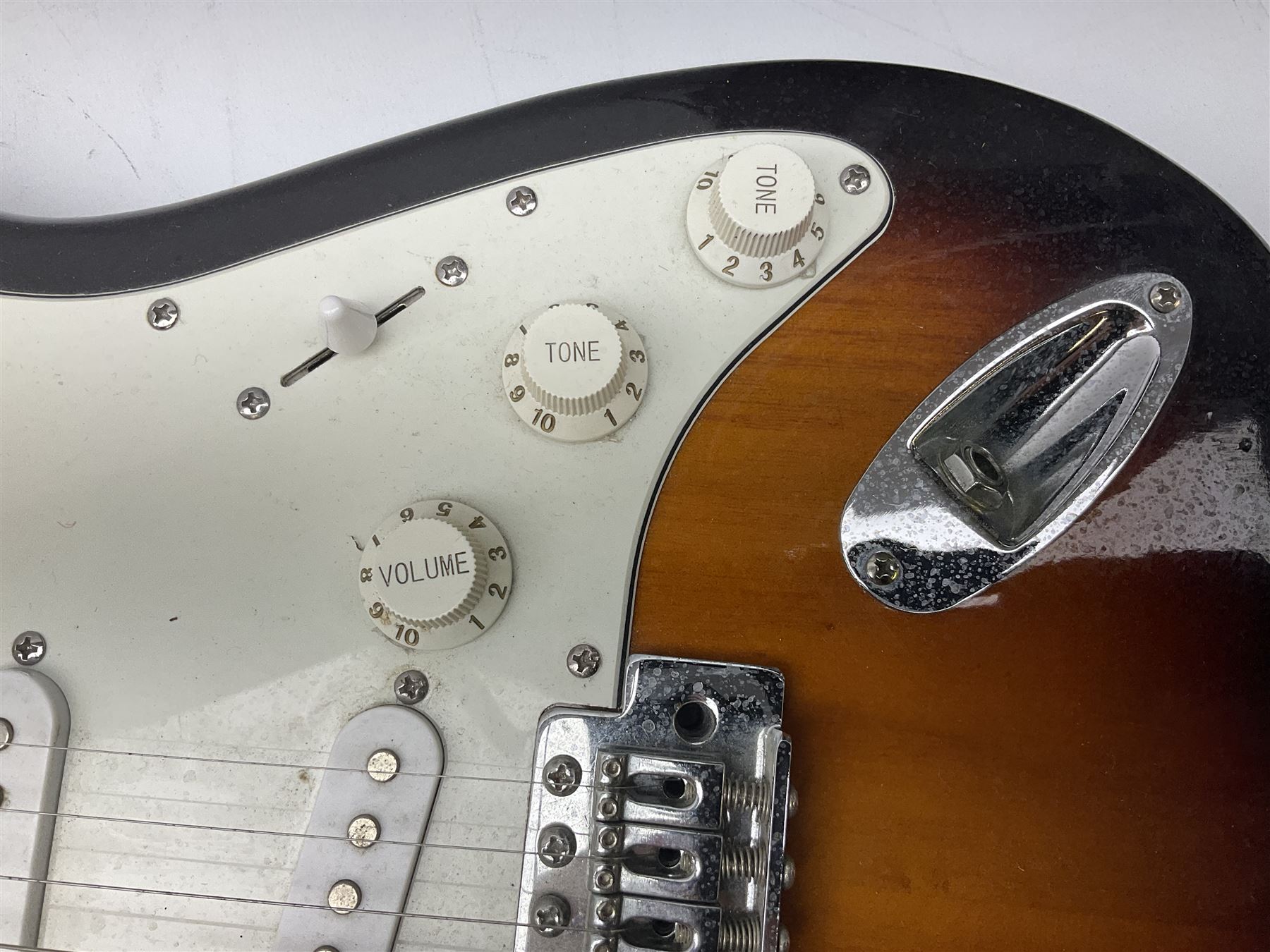 Starsound electric guitar with ‘sound city’ amp