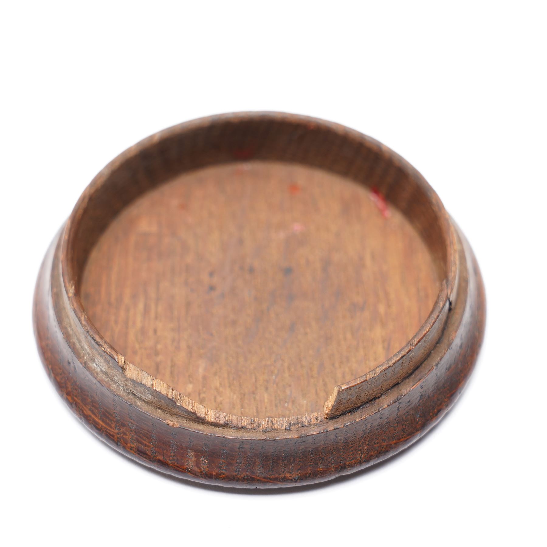 Salvaged oak snuff box, formed from a York Minster pillar, with repeating semi-circular decoration, with white metal cartouche with engraved initials, W9cm