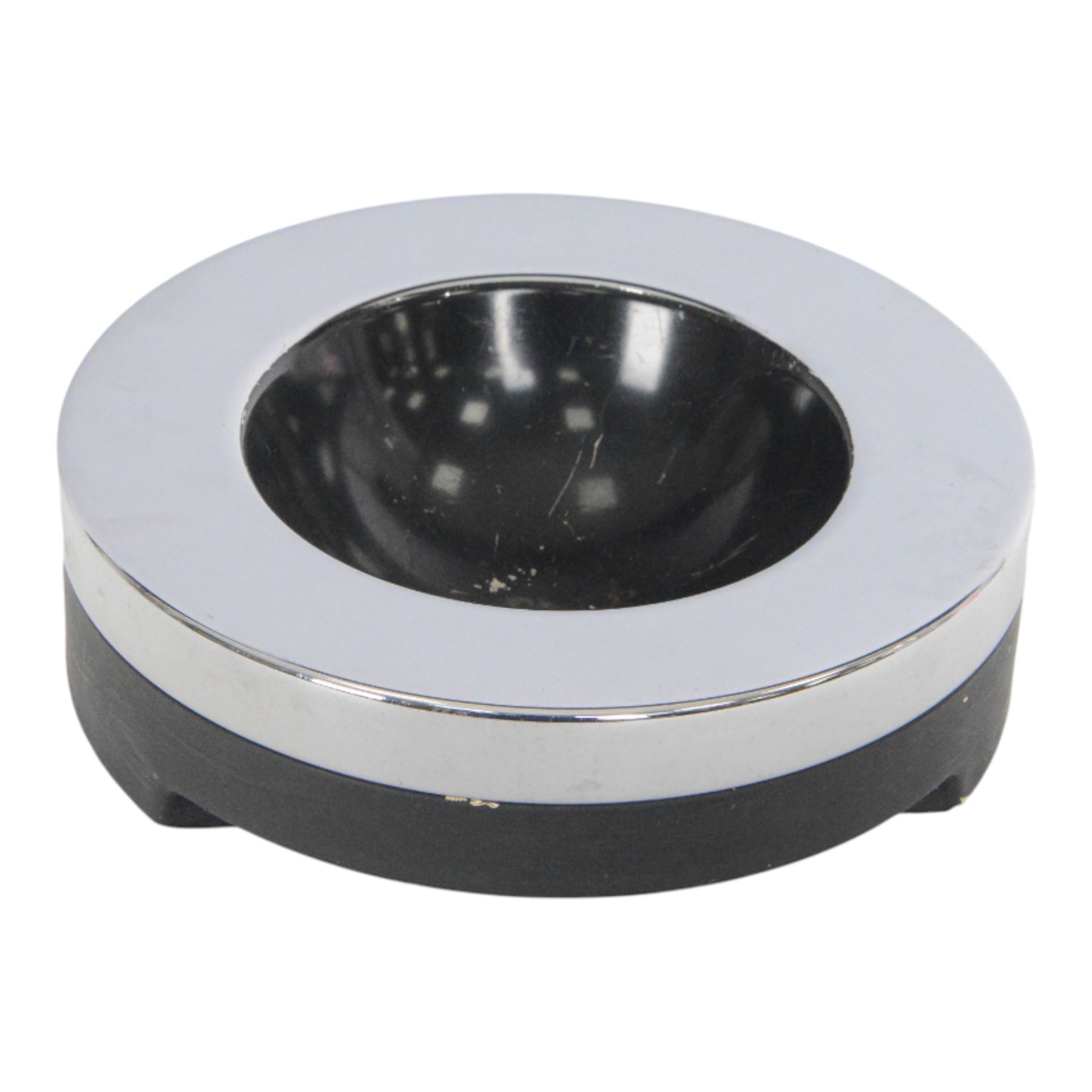 Guzzini - 1970s Italian circular chrome ashtray, designed by Luigi Massoni for Harvey Guzzini, D23cm