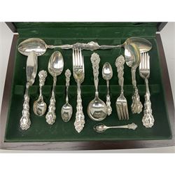 Case canteen of Oneida Community silver plated cutlery in the Mansion House pattern, sixty piece canteen