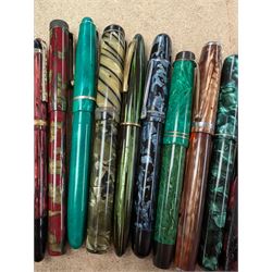 Collection of fountain pens, including Mentmore example with gold nib, Watermans, Platignum Fortis, etc