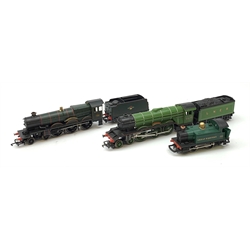 Hornby '00' gauge - Class A3 4-6-2 locomotive 'Flying Scotsman' No.4472 with tender; Class 4073 'Castle' 4-6-0 locomotive 'Cadbury Castle' No.7028 with tender; and Class E2 0-6-0 Tank locomotive No.101, all unboxed (3)