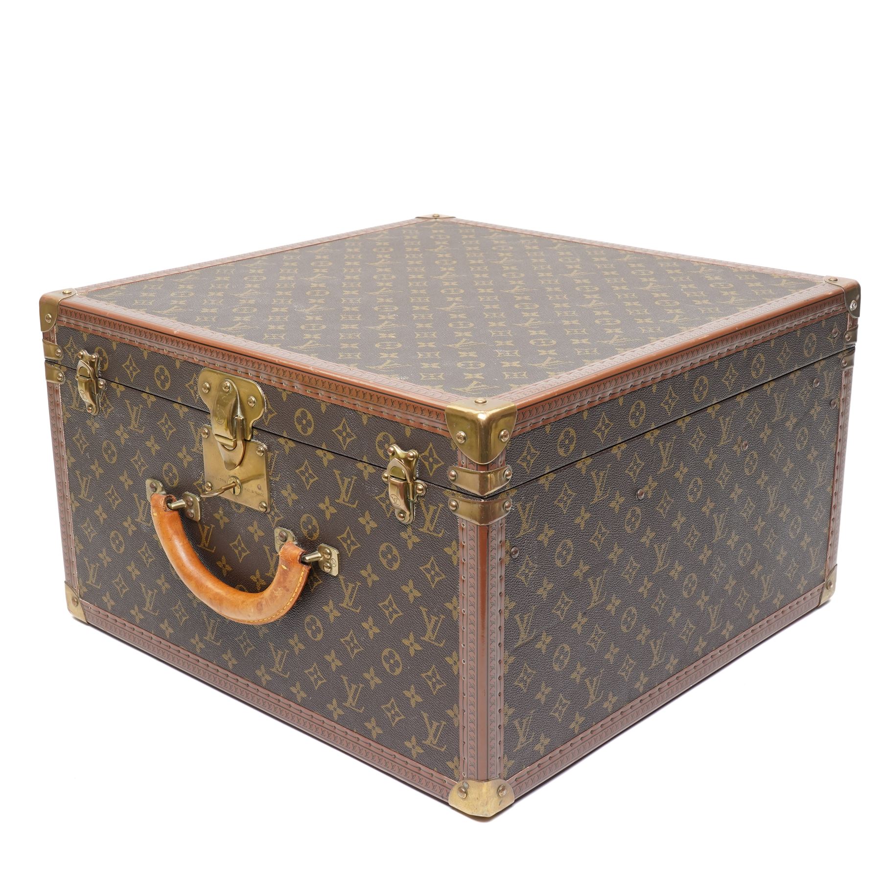 Mid-20th century Louis Vuitton monogram cabin trunk,  monogram canvas with lozine trim and brass mounts, single front leather handle with lock stamped Louis Vuitton with matching key code 1080701, the interior fitted with original webbing straps and lift-out tray, circa1960s, with original key present
