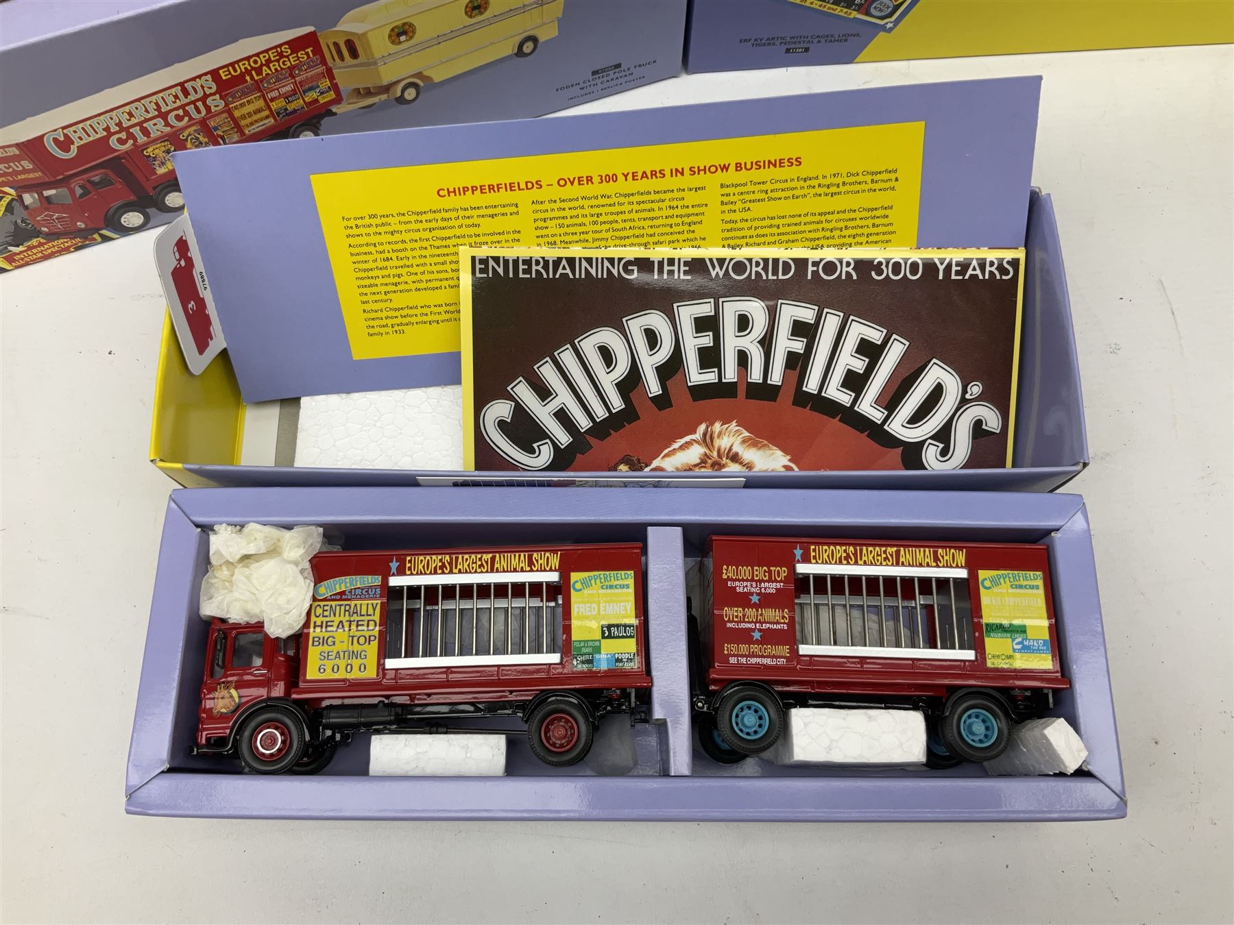 Corgi - eighteen Chipperfield's Circus die-cast models comprising Nos.97885, 31902, 97915, 14201, 11201, 31901, 97887, 97957, 96905, 97022, 17801, 97303, 07202, 97092, 97886, 97896, 97888 and 97889; all boxed (18)