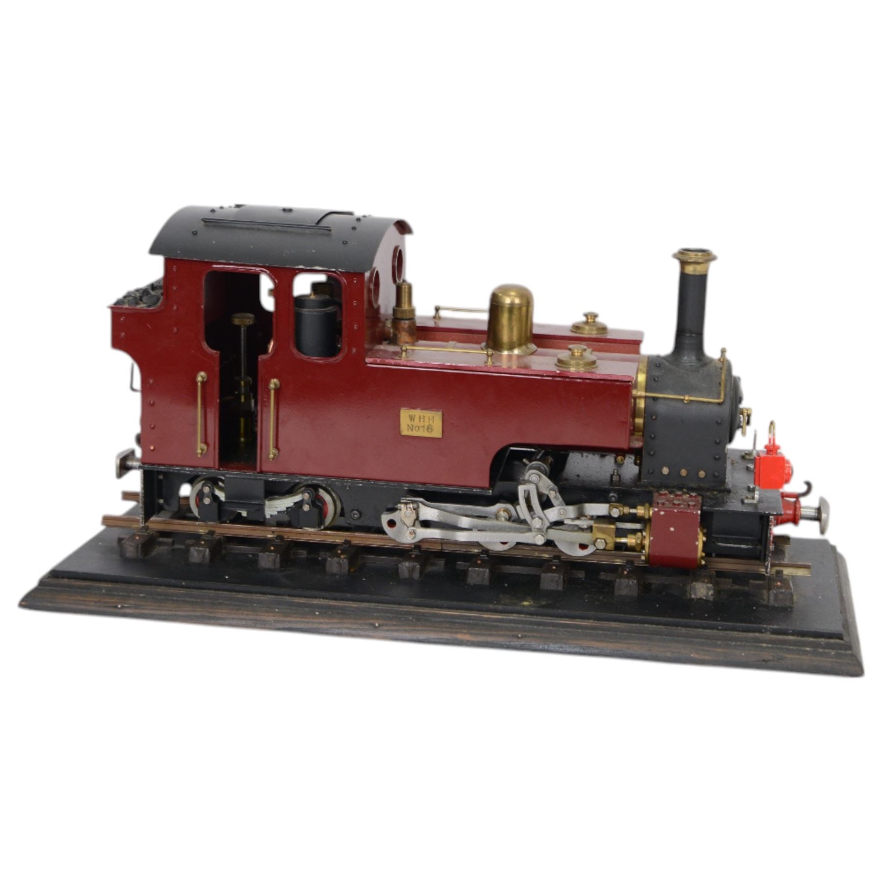 Roundhouse Gauge live steam 0-6-4 tank locomotive Model