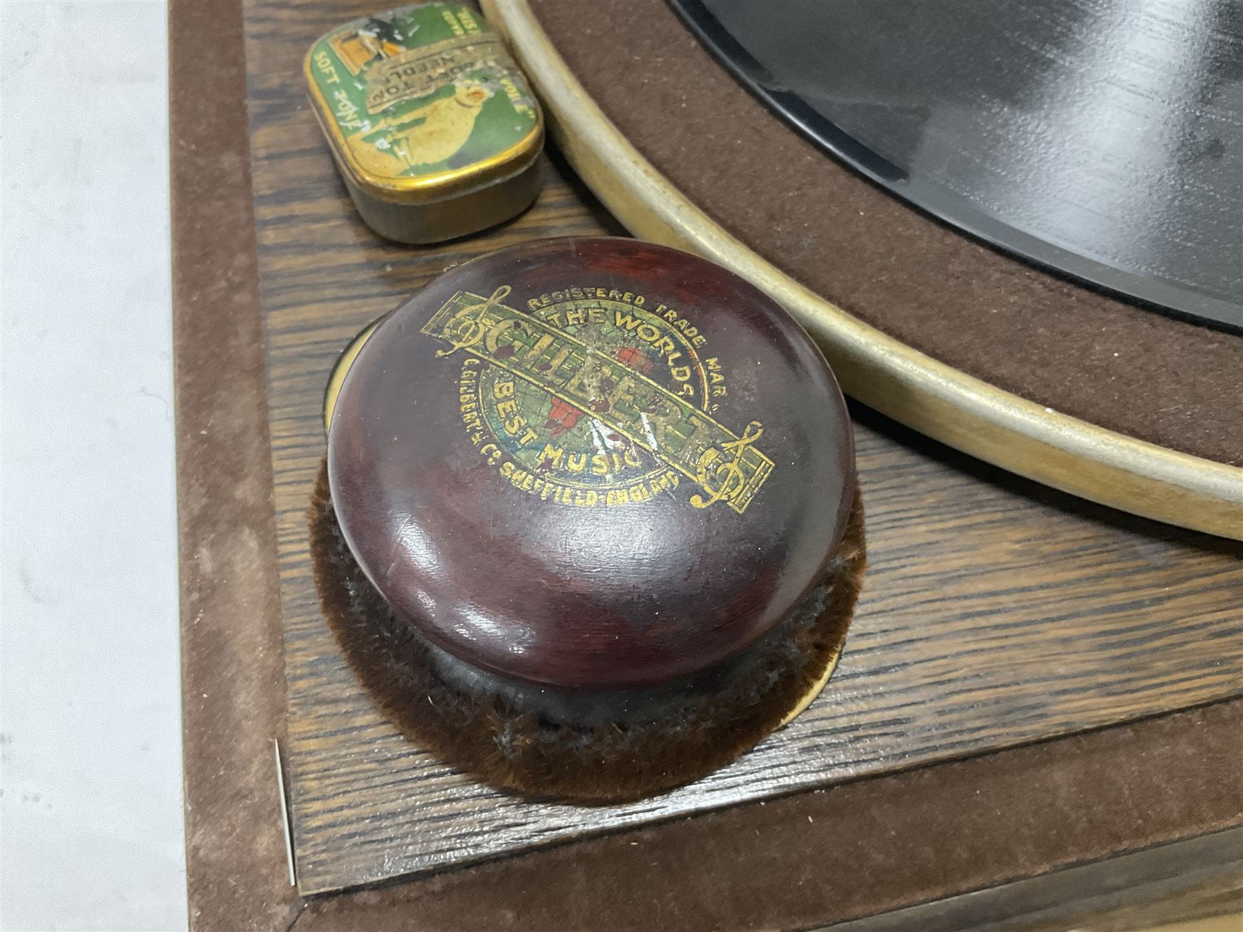 His Master's Voice Lumiere Gramophone, model no. 460 c1925, oak cased table top model with 12