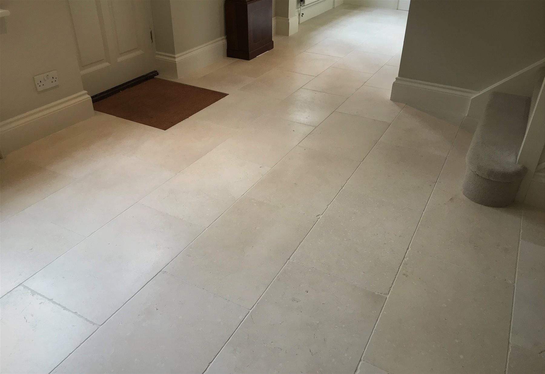 Fired Earth 'Temple Ezra' limestone rectangular tiles approx 8m2, RRP