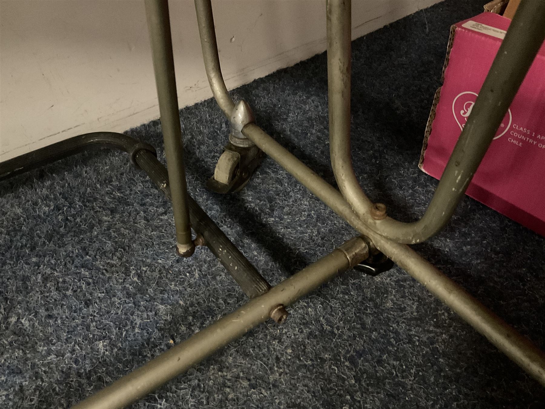 Trixon three-octave vibraphone c1965; with tubular frame, blue panelled ends, four wheels and detachable vibration motor with rubber belts; 1960s Trixon logo to front; serial no.5807; L130cm; together with a selection of various beaters in canvas carrying bag