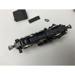 Airfix '00' gauge - Castle Class 4-6-0 locomotive 'Pendennis Castle' No.4069; Class 6P/7P Rebuilt Royal Scot 4-6-0 locomotive 'Royal Scot' No.46100; both boxed; Class 4F 0-6-0 locomotive No.4454 in associated box; another unboxed Class 4F 0-6-0 locomotive; and Class 14XX 0-4-2 tank locomotive No.1466 for spares or repair