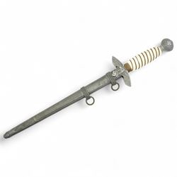German Third Reich Luftwaffe dagger with unmarked blade and celluloid grip