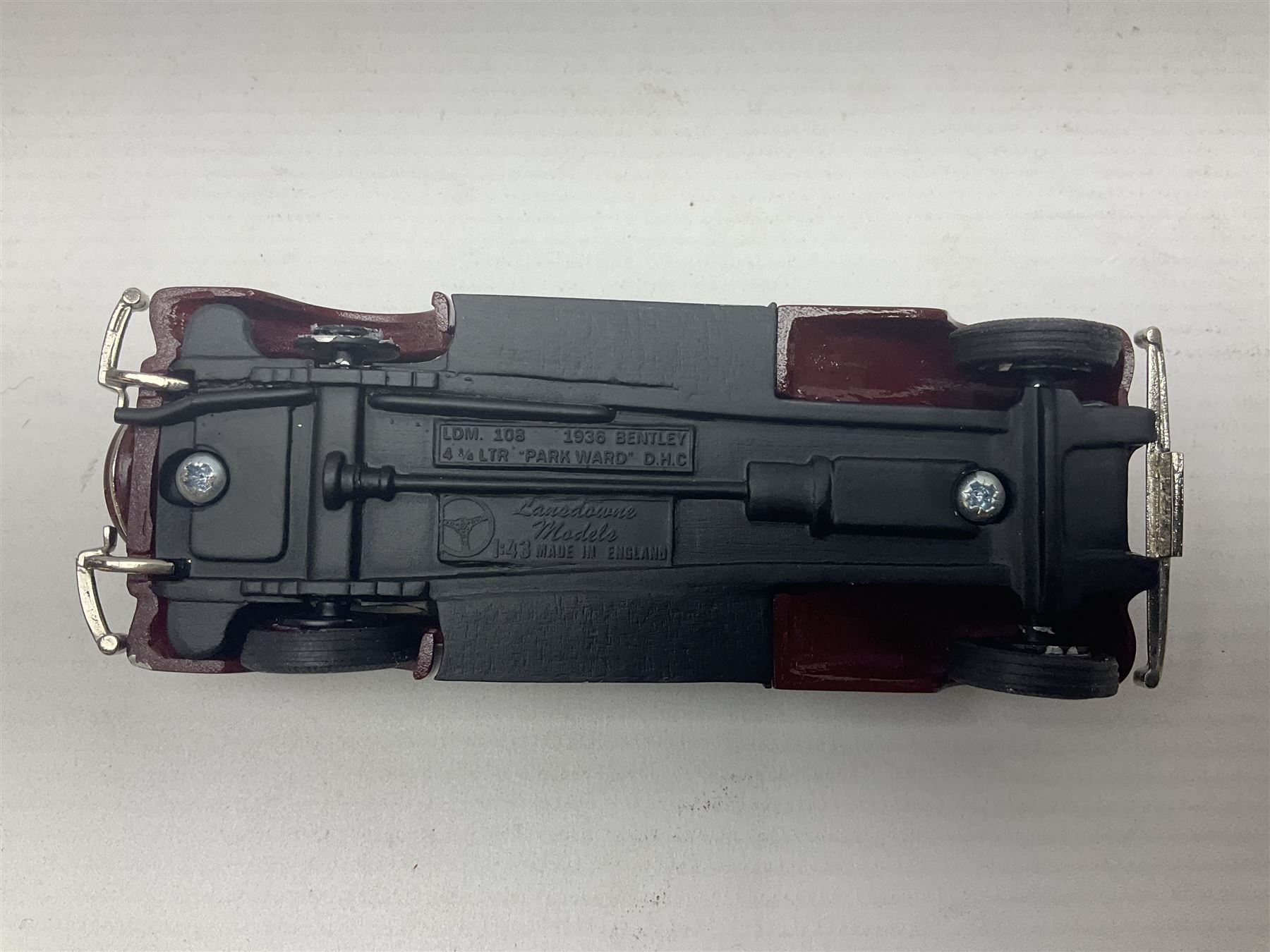 Eight Lansdowne Models 1:43 scale models - 1939 Bentley Embiricos, 1939 Lagonda V12 Long Saloon, 1961 Wolseley 6-110, 1971 Vauxhall PC Cresta De Luxe, 1958 Austin A105, 1955 Hillman Minx Convertible, 1954 Singer Roadster and 1936 Bentley 4 1/4 Ltr Park Ward DHC; all unboxed (8)