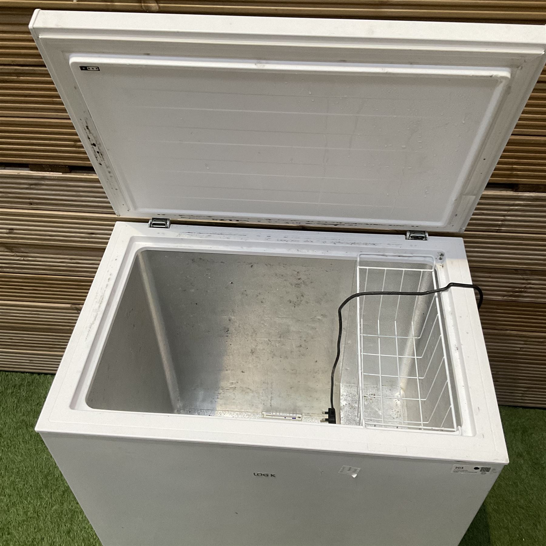 Logik  L198CFW20 chest freezer in white  - THIS LOT IS TO BE COLLECTED BY APPOINTMENT FROM DUGGLEBY STORAGE, GREAT HILL, EASTFIELD, SCARBOROUGH, YO11 3TX