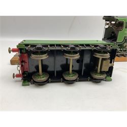 Gauge I - Aster live steam Southern Railway 4-4-0 Schools Class locomotive 'Winchester' No.901 with six-wheel tender; twin outside cylinders, smoke deflectors and spirit burner fed from tender tank, with Aster serial no. 6141167 between the wheels (2)