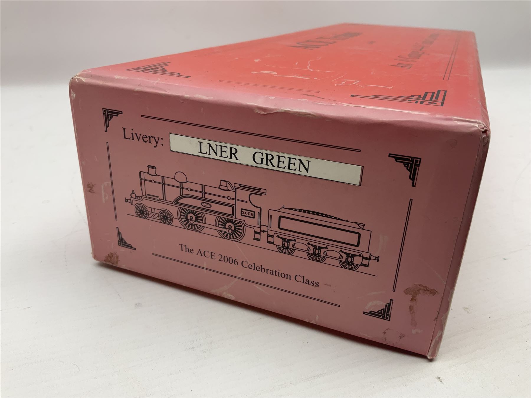 Ace Trains '0' gauge - E3 '2006 Celebration Class' 4-4-0 tender locomotive No.2006 in LNER green; boxed with original packaging and instructions.