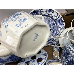 Quantity of blue and white ceramics to include Chinese ginger jar decorated with flowers, the cover with dog of Fo finial, Delft style ceramics including cow creamer, vases, teapot etc