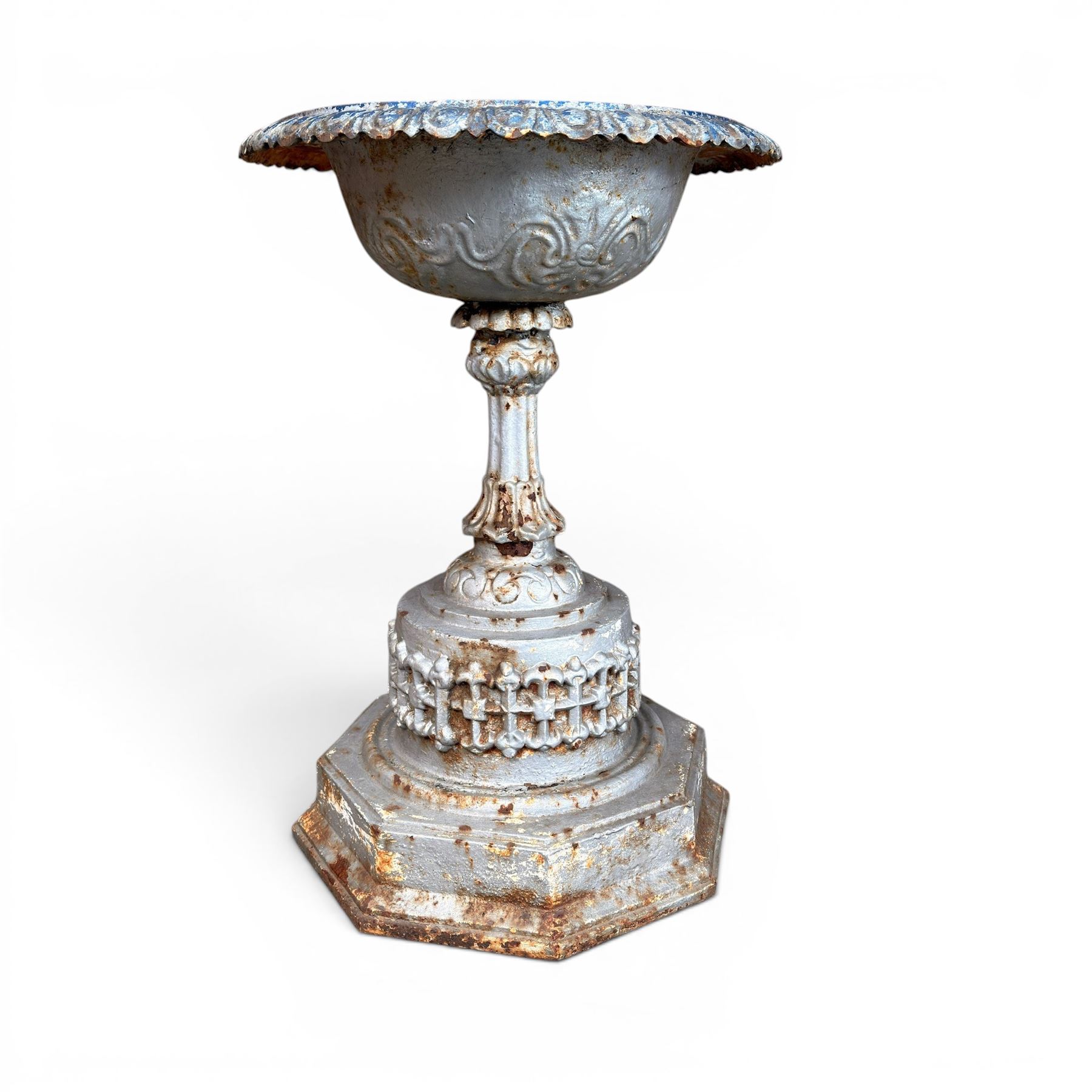 Small ornate painted 19th-century Meadow Foundry cast iron centrepiece urn, with wide, scalloped bowl rim decorated with a repeating egg and dart decoration, supported on a slender fluted pedestal with raised quatrefoil design on an octagonal plinth base  