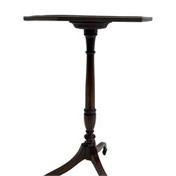 Fine Georgian design mahogany pedestal table, hexagonal top with reeded moulded edge, raised on a slim turned vasiform column with splayed tripod base and spade feet