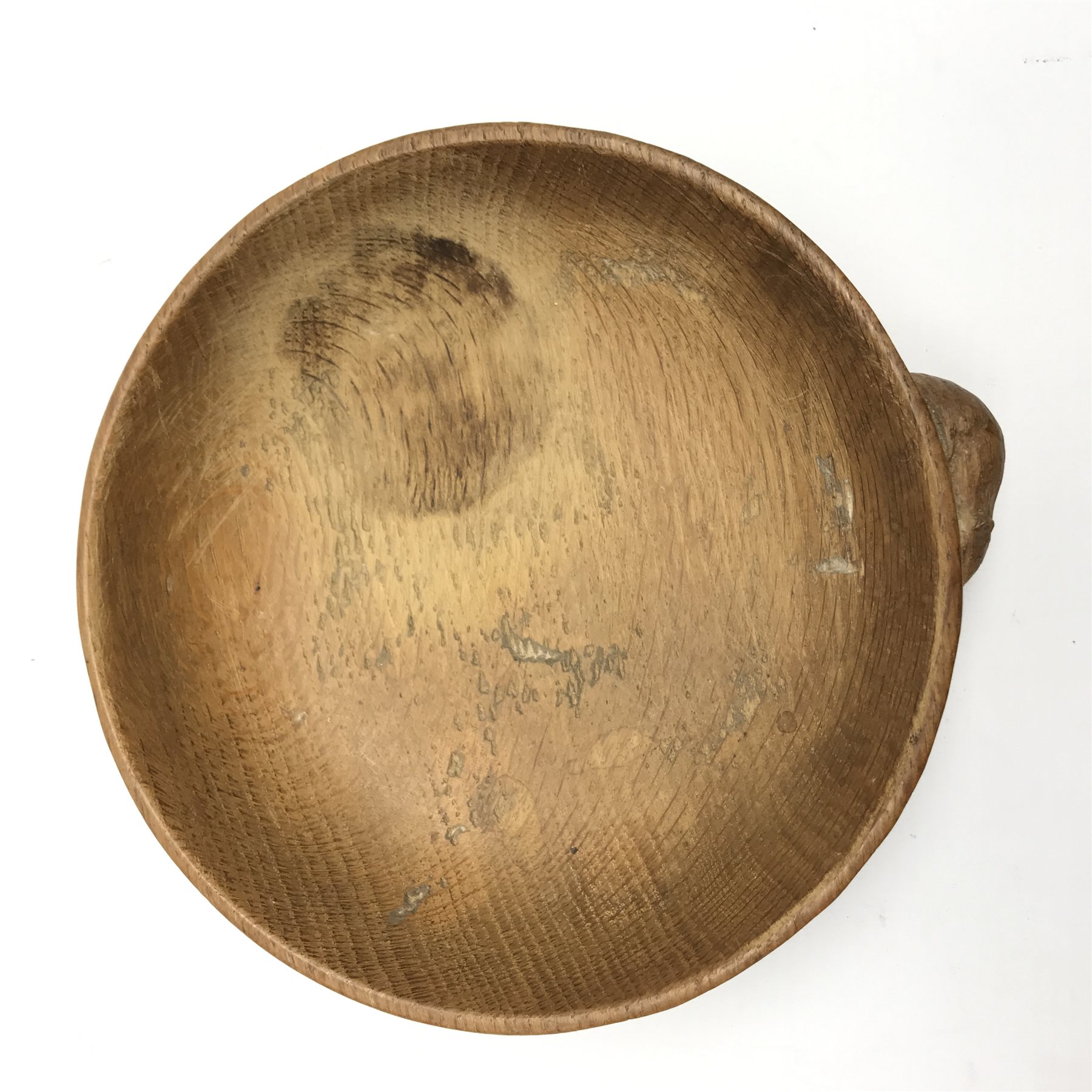 'Mouseman' small oak nut bowl by Robert Thompson of Kilburn, D16cm