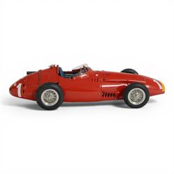 CMC 1:18 scale diecast model car no.M064 Maserati 250F 1957 Grand Prix Sieger racing no. 1 in red, boxed