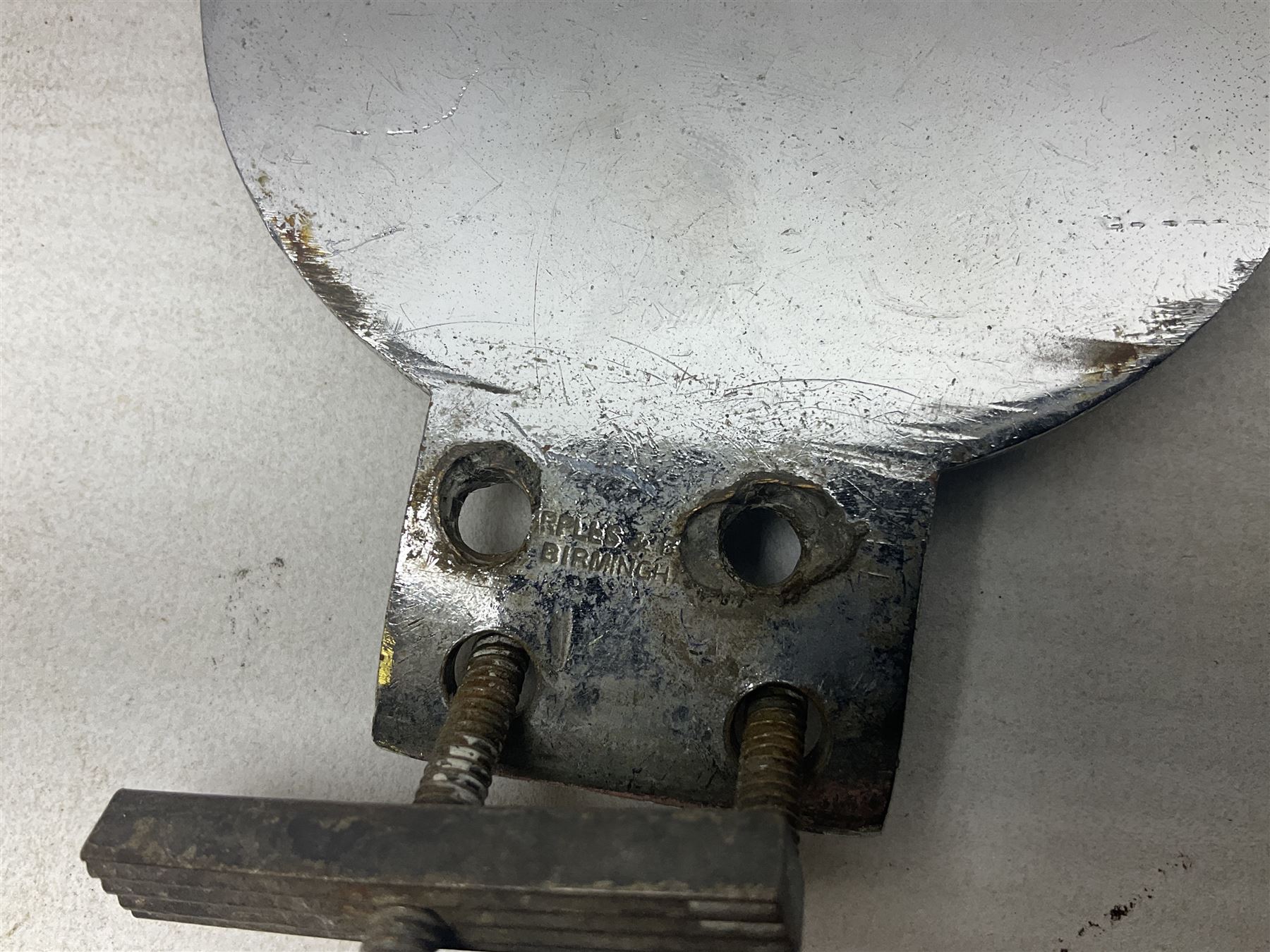 Four car badges, comprising two RAC, AA and a Morgan Sports Car Club example, together with a Royal Coat of Arms plaque (5)